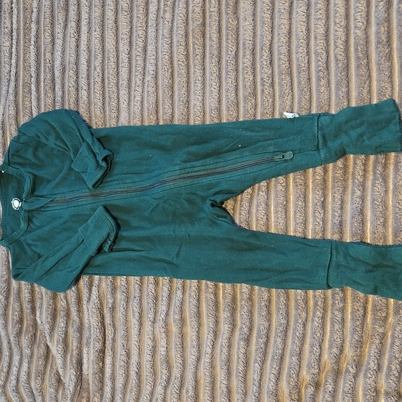Great condition Dreamland baby pajamas - Picture 1 of 3